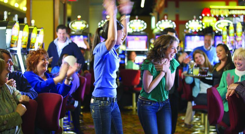 Saratoga Casino Hotel ซาราโทกาสปริงส์ ภายนอก รูปภาพ